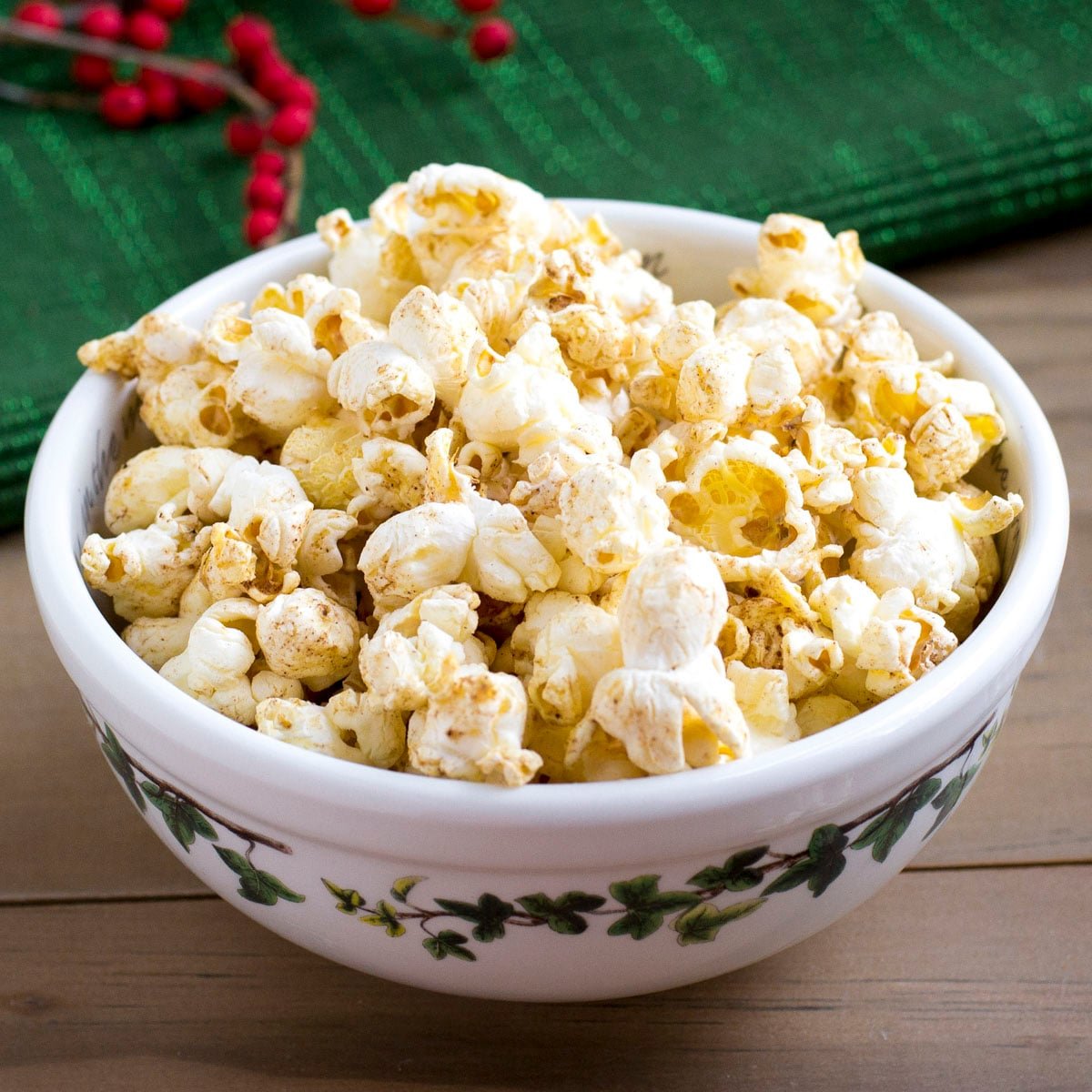 Gingerbread popcorn in a bowl